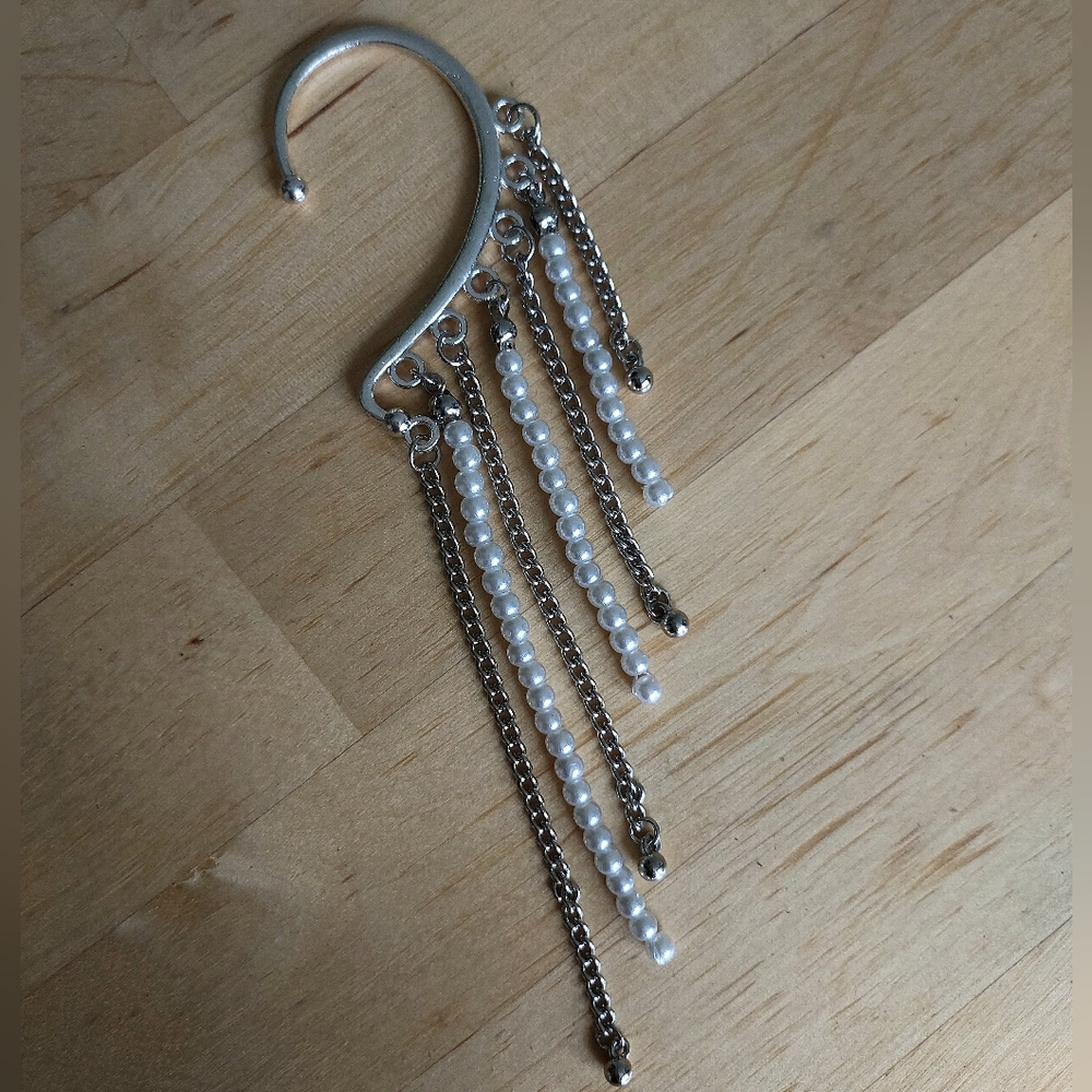 Brand New silver mono ear cuff with pearls for both ears - Picture 5 of 7